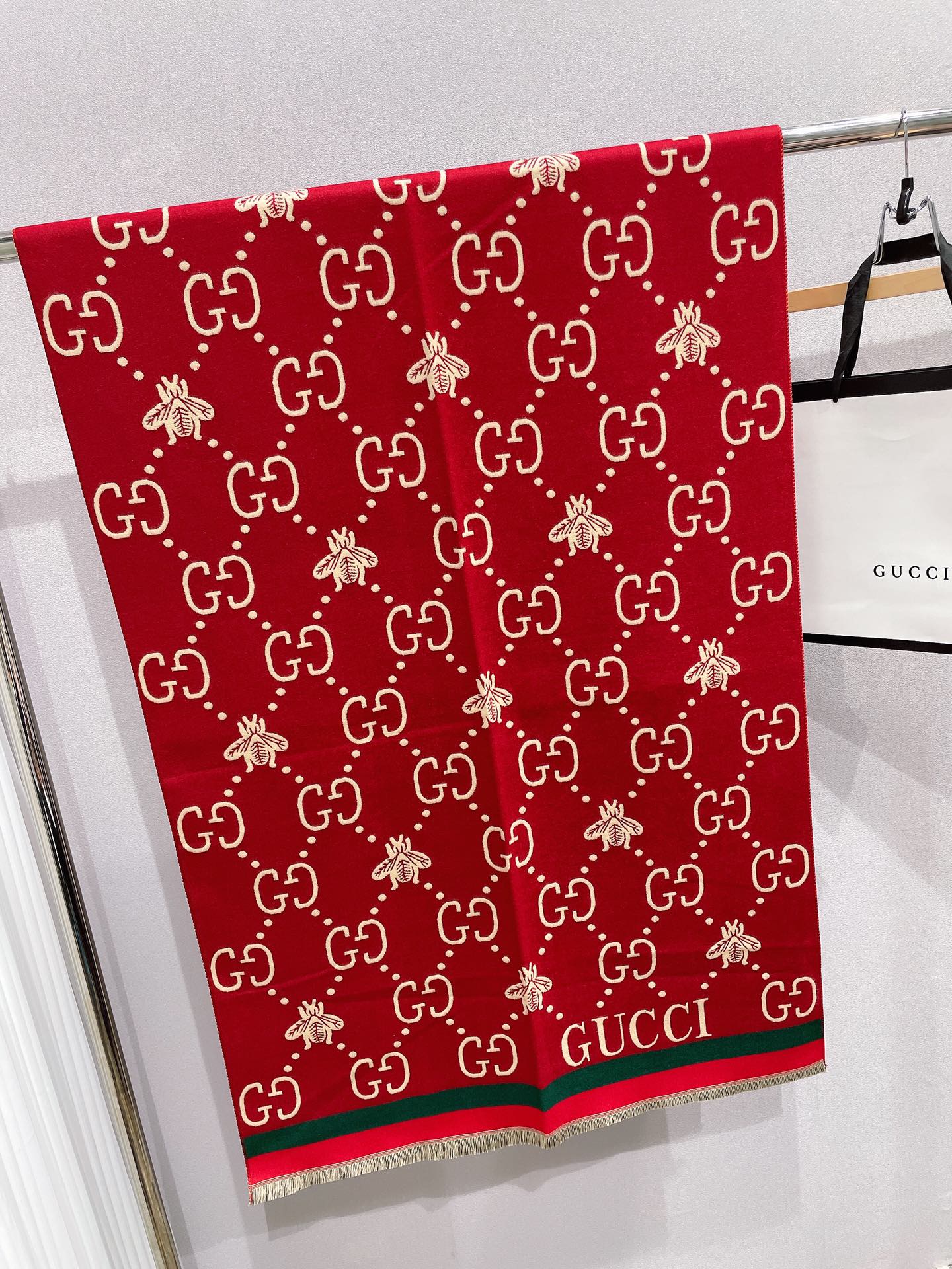 Gucci Little Bee Element Thick Cashmere Scarf for Women – product image 29