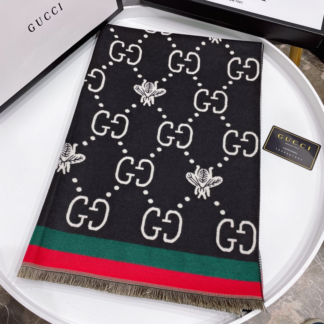 Gucci Little Bee Element Thick Cashmere Scarf for Women – product image 3