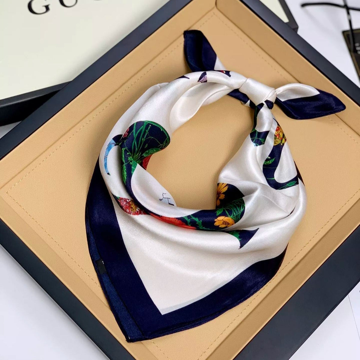 Gucci Mulberry Silk Floral Layered Logo Square Scarf for Women – product image 17