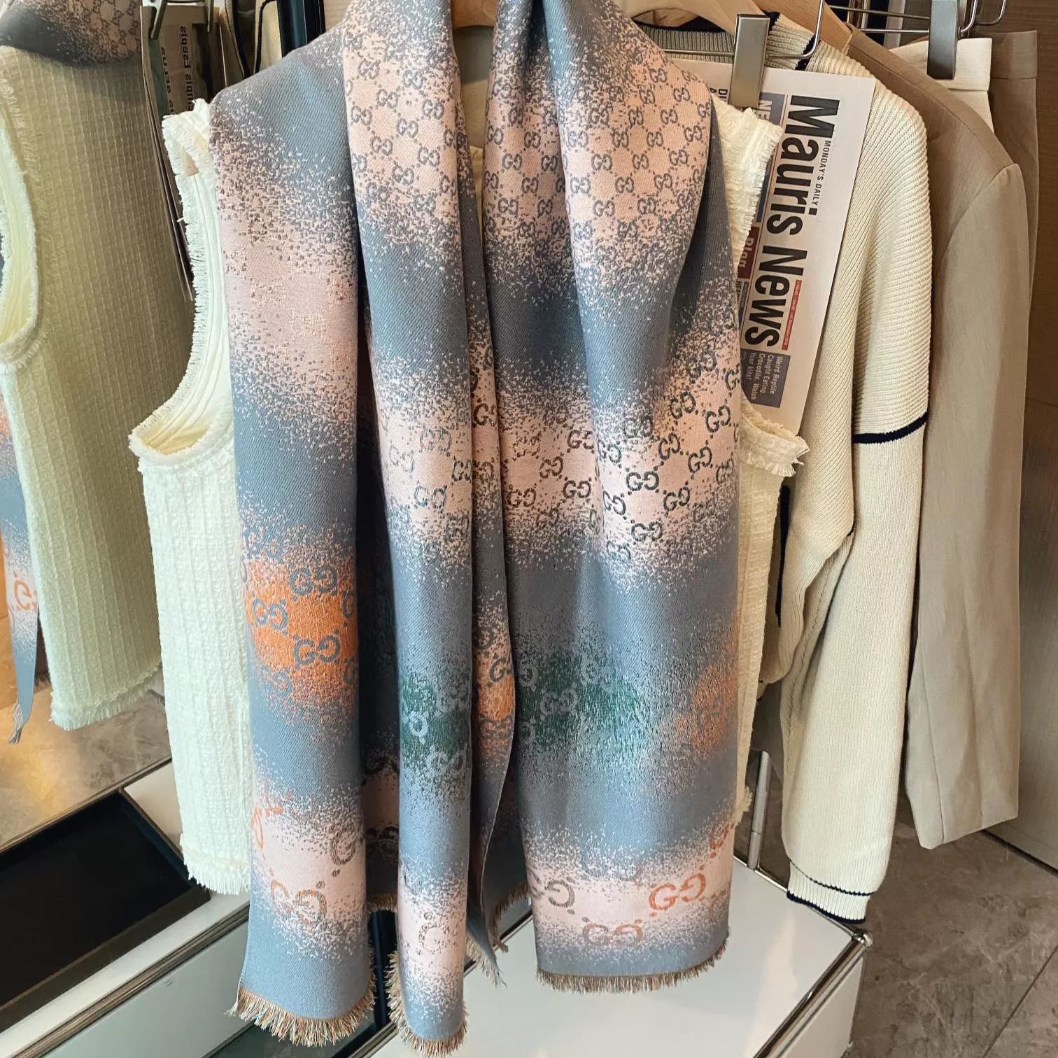 Gucci Ombre Cashmere Scarf for Women – product image 2