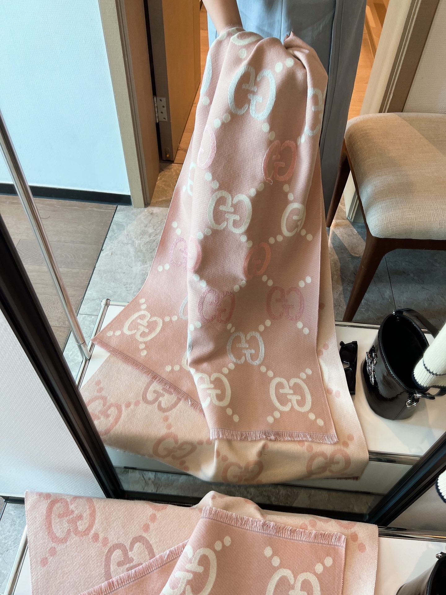 Gucci Premium Woven Monogram Jacquard Letter Scarf Shawl for Women – product image 5