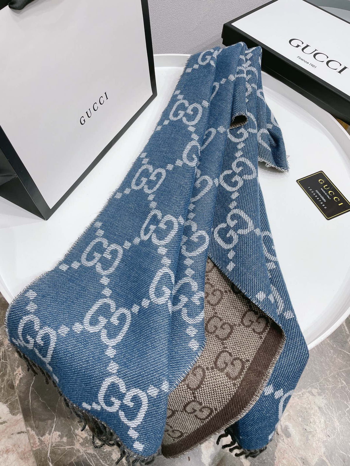 Gucci Premium Woven New Logo Jacquard Fringed Scarf Shawl for Women – product image 3