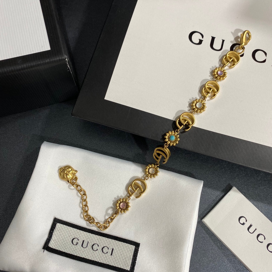 Gucci Tiger Head Daisy Bracelet – Luxury Jewelry – product image 4