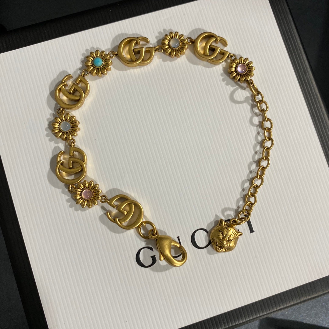 Gucci Tiger Head Daisy Bracelet – Luxury Jewelry – product image 5