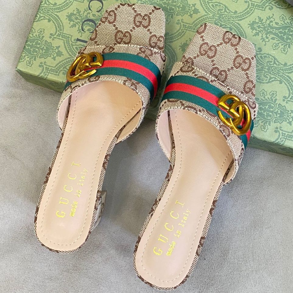 Gucci Vintage Embossed Block Heel Sandals – sandals product image 9