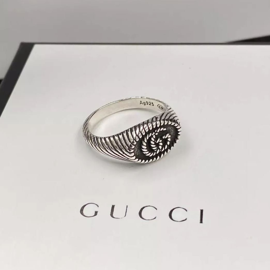 Gucci Vintage Thread Closure Ring – Luxury Designer Jewelry – product image 1