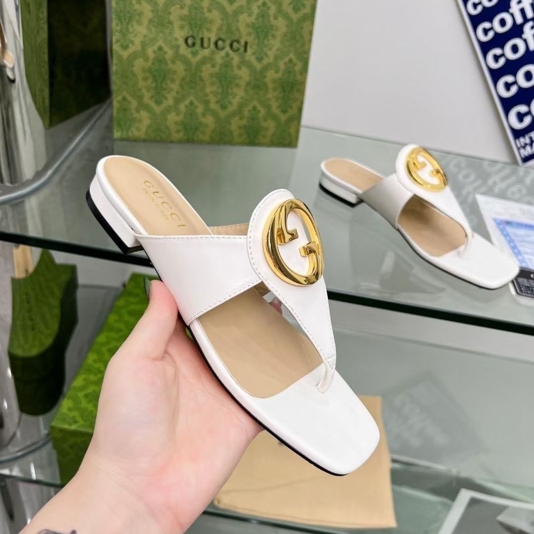 Gucci Women's Flip Flop Sandals – sandals product image 1