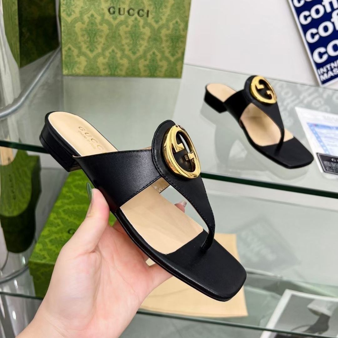 Gucci Women's Flip Flop Sandals – sandals product image 3