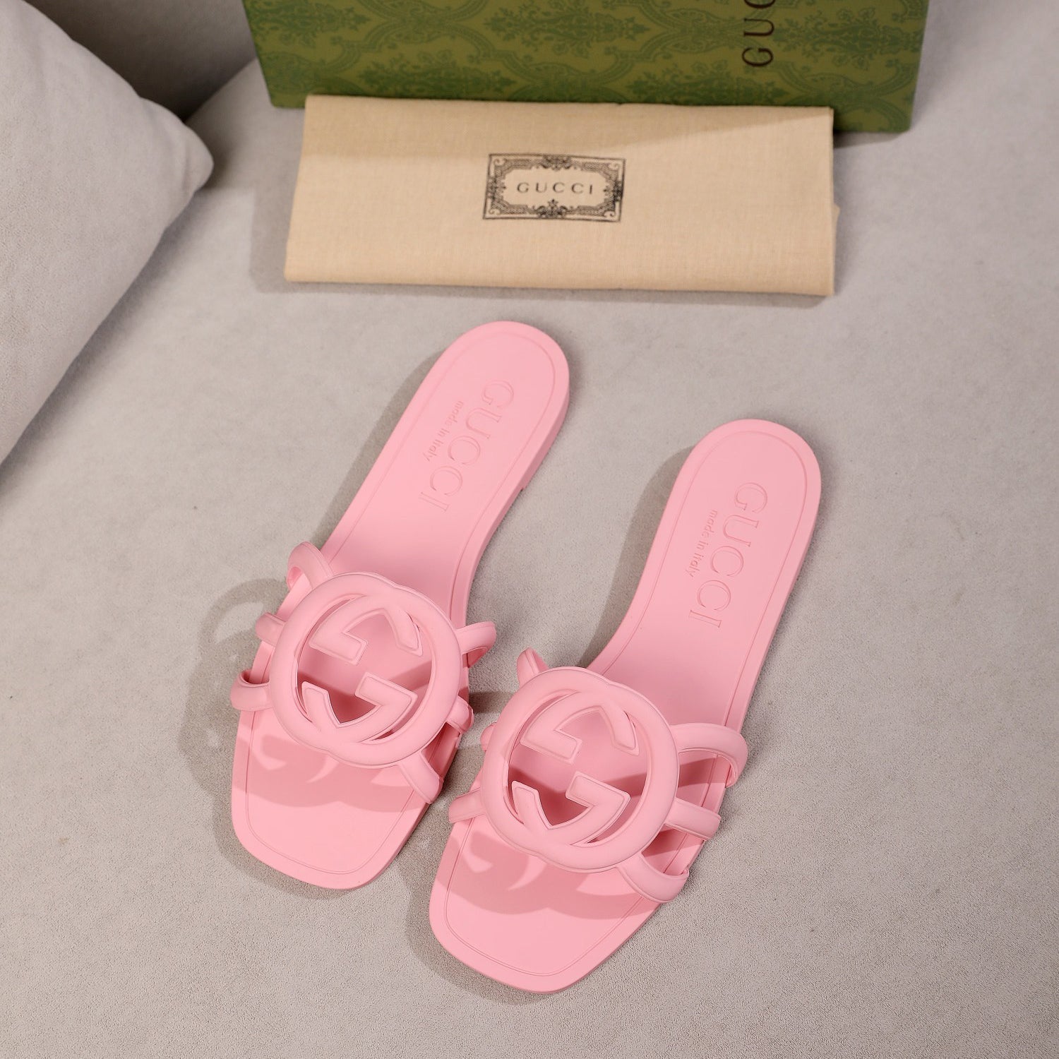 Gucci Women's Interlocking Double G Slippers – slippers product image 3