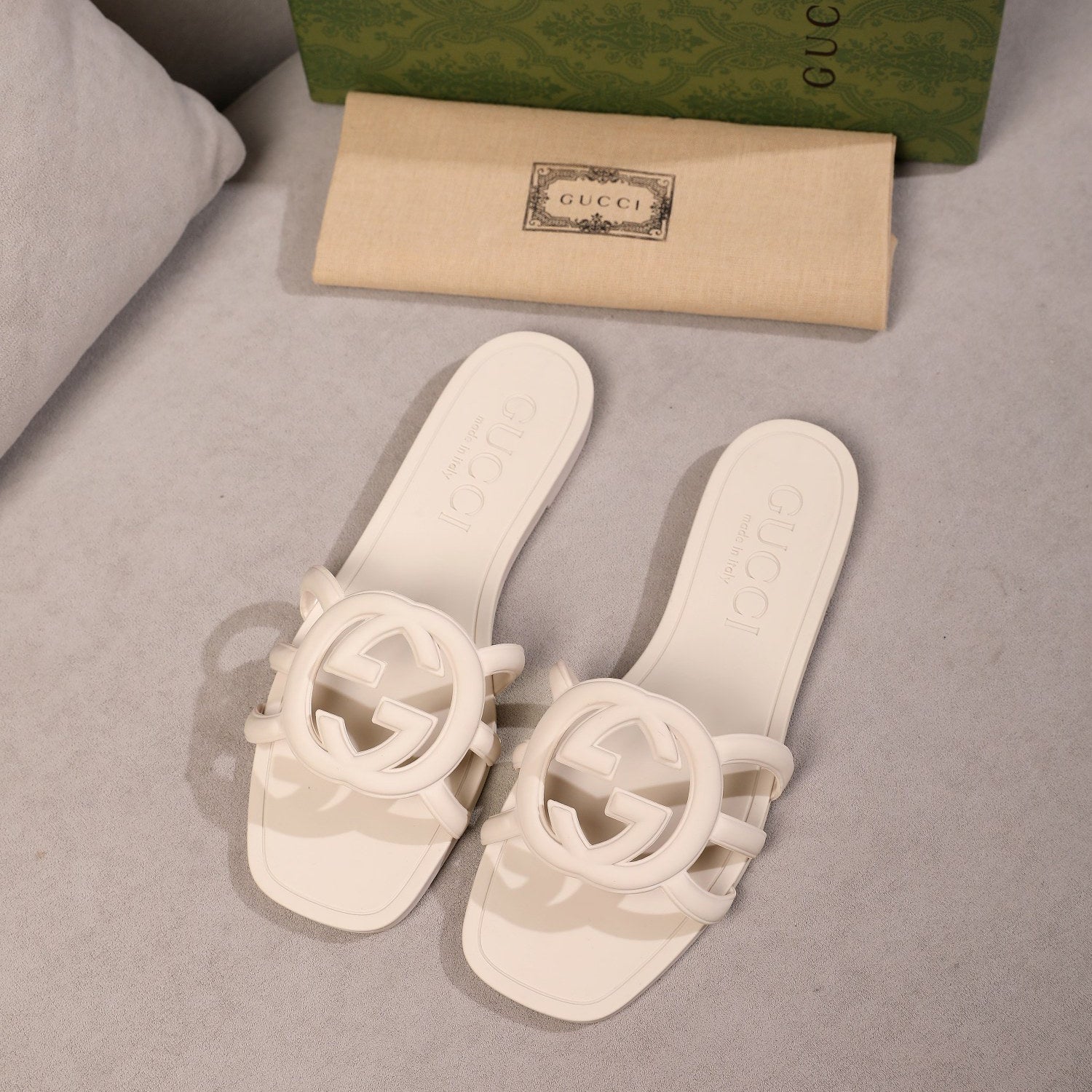 Gucci Women's Interlocking Double G Slippers – slippers product image 5