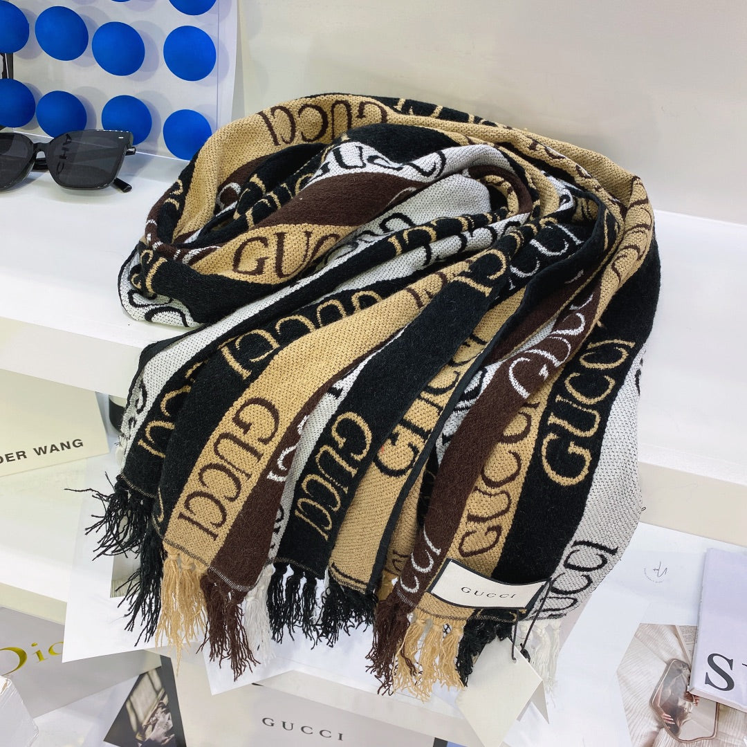 Gucci Wool Double-sided Jacquard Fringed Scarf Shawl for Women – product image 13