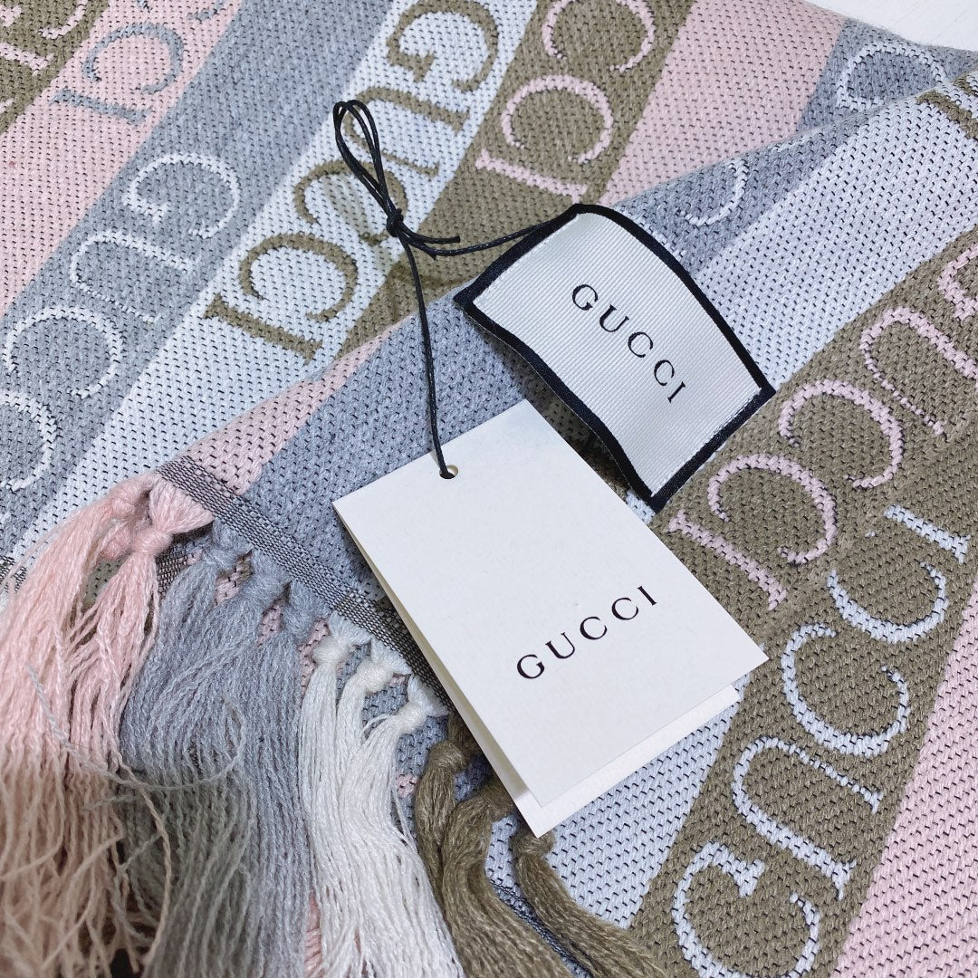 Gucci Wool Double-sided Jacquard Fringed Scarf Shawl for Women – product image 16