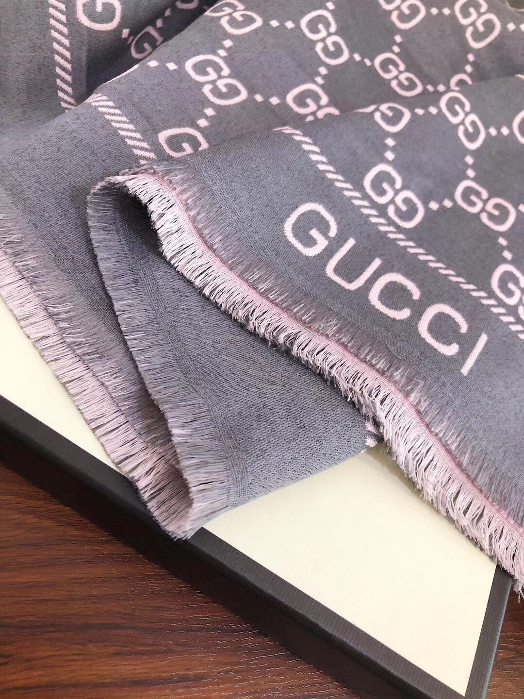 Gucci Wool-Silk Blend Small Broken Edges Jacquard Scarf Shawl for Women – product image 15