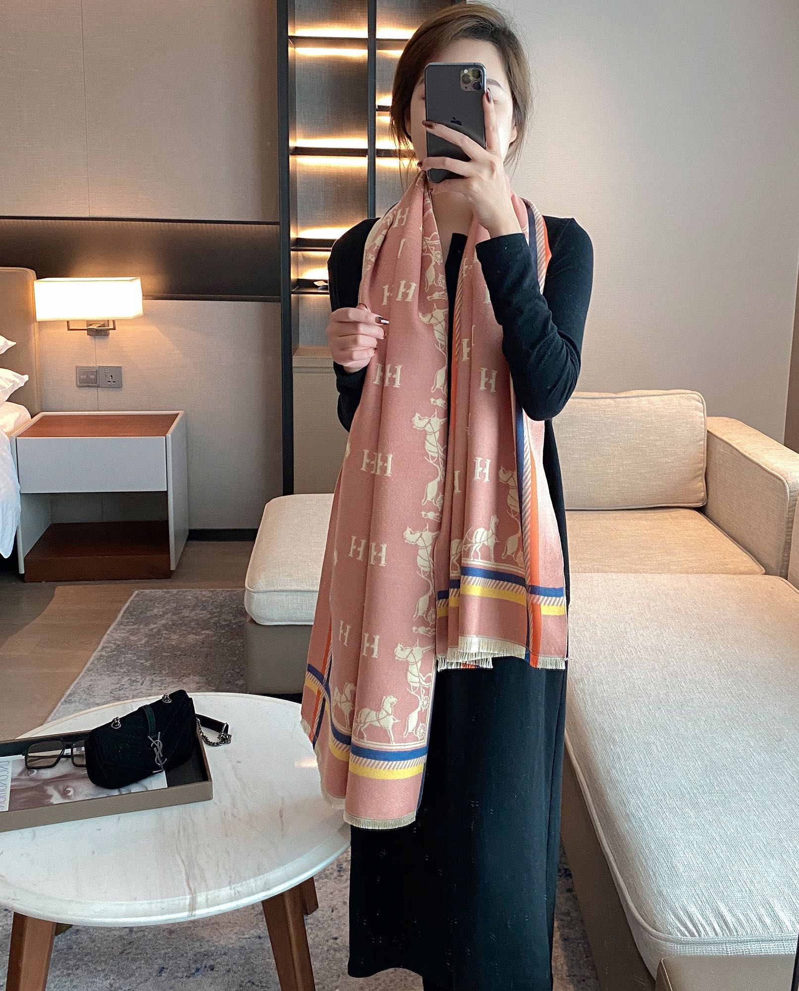 Hermès 6-color classic cashmere scarf for Women – product image 4