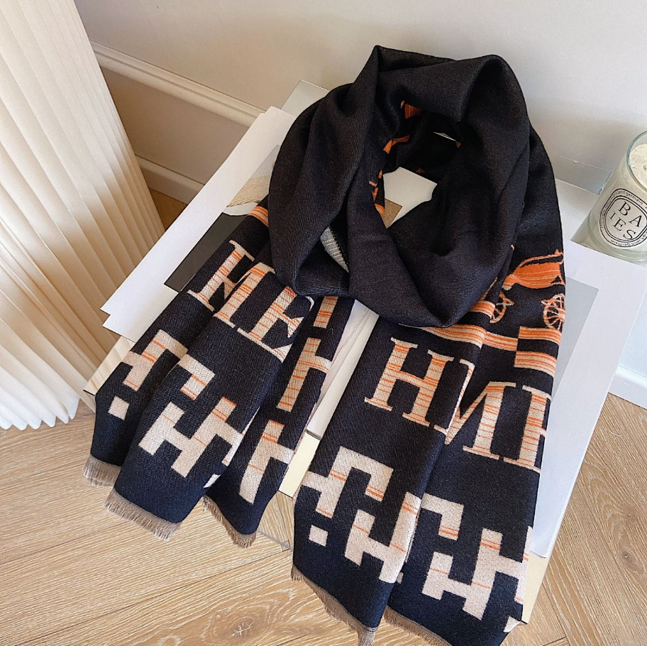 Hermès Cashmere Jacquard Scarf Shawl for Women – product image 11