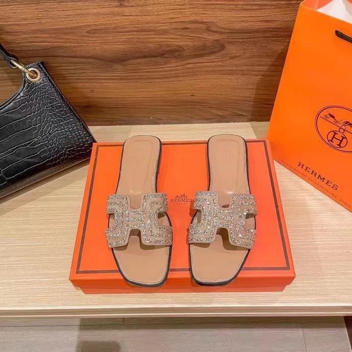Hermès Classic Diamond H Slippers – slippers product image 6