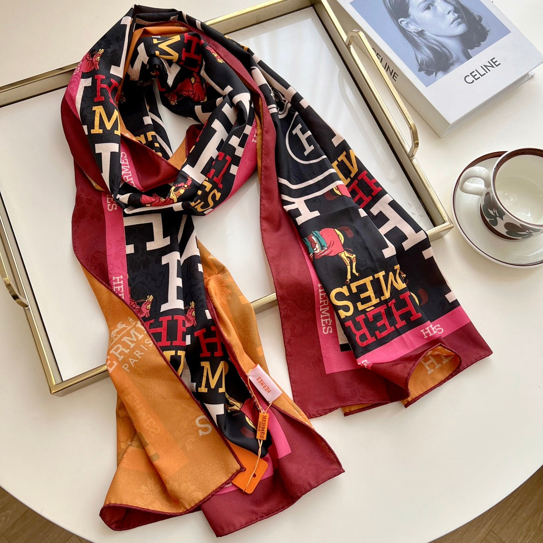 Hermès Double Sided Horse Pattern Silk Scarf for Women – product image 10