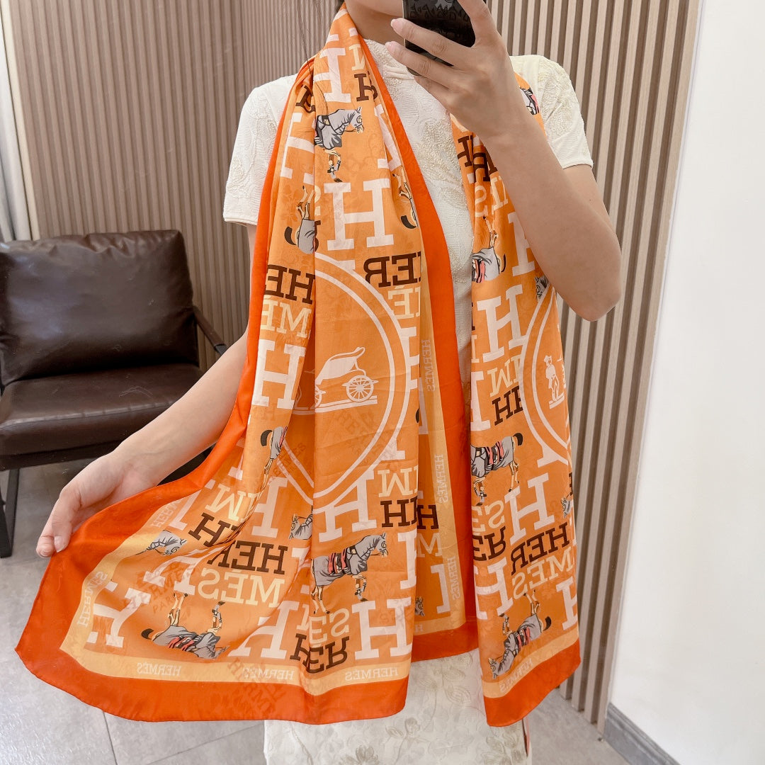 Hermès Double Sided Horse Pattern Silk Scarf for Women – product image 8