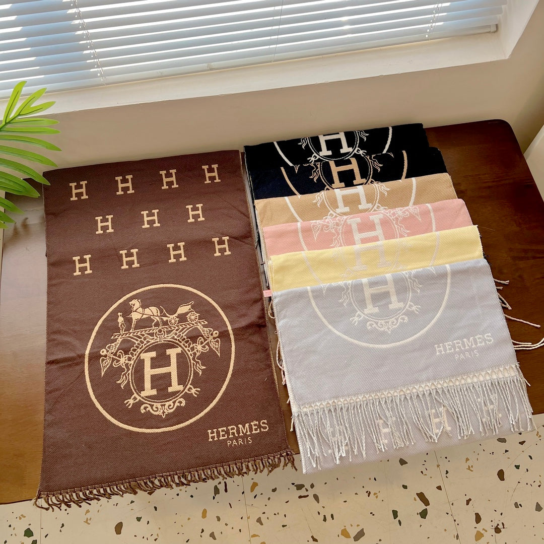Hermès Horse Carriage Embossed Cashmere Scarf for Women – product image 15