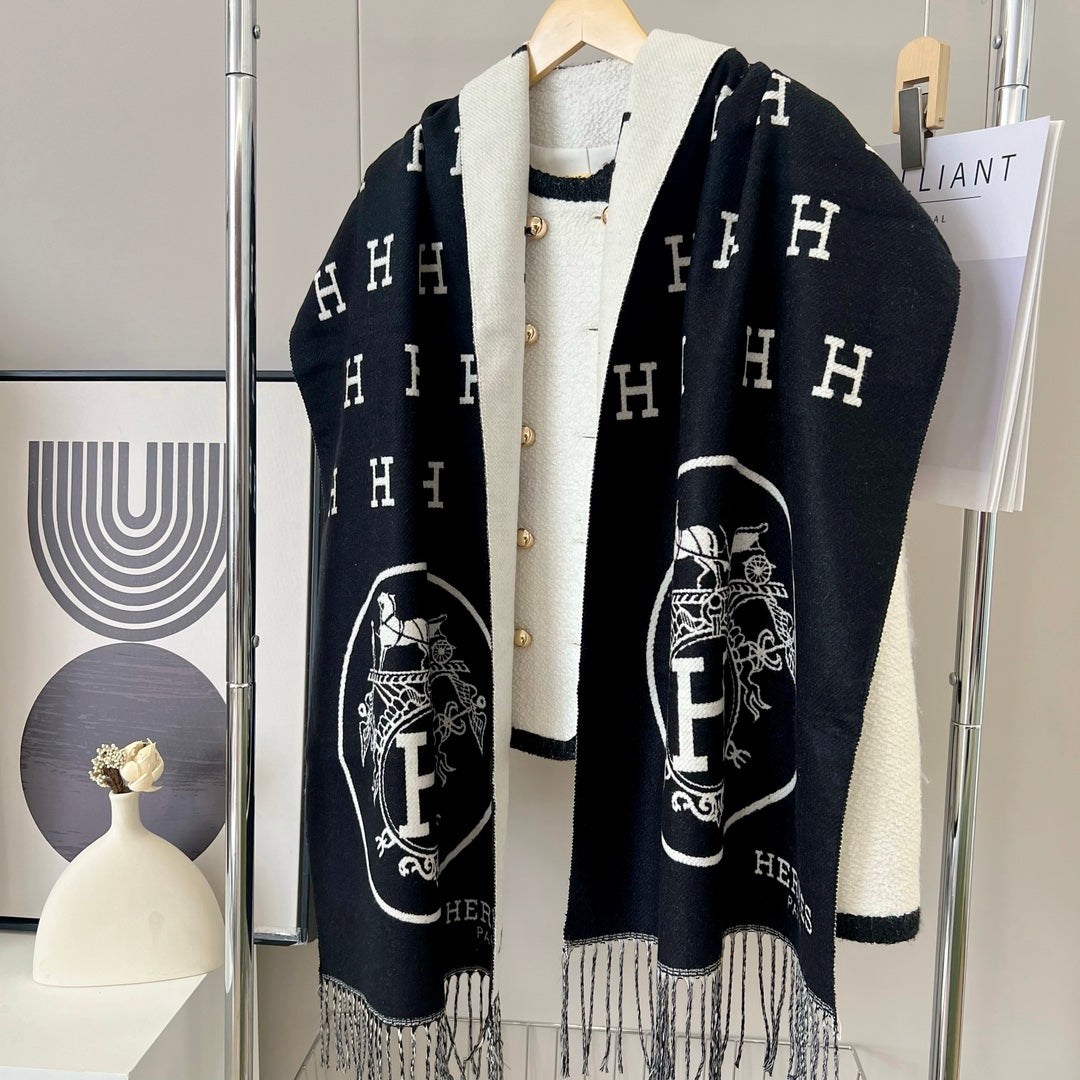 Hermès Horse Carriage Embossed Cashmere Scarf for Women – product image 2