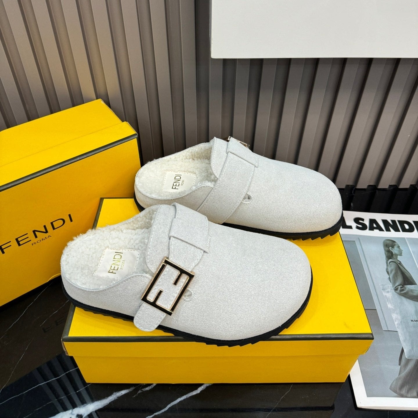 Hermès Suede Fur Slippers – slippers product image 11