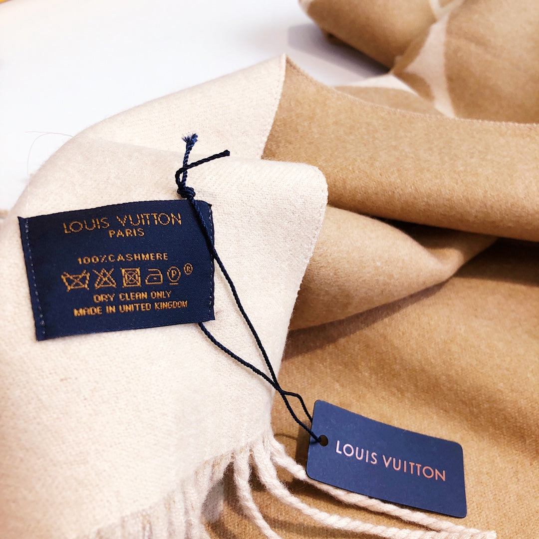 Louis Vuitton 6-color Four-leaf Clover Rabbit Cashmere Shawl Scarf for Women – product image 24