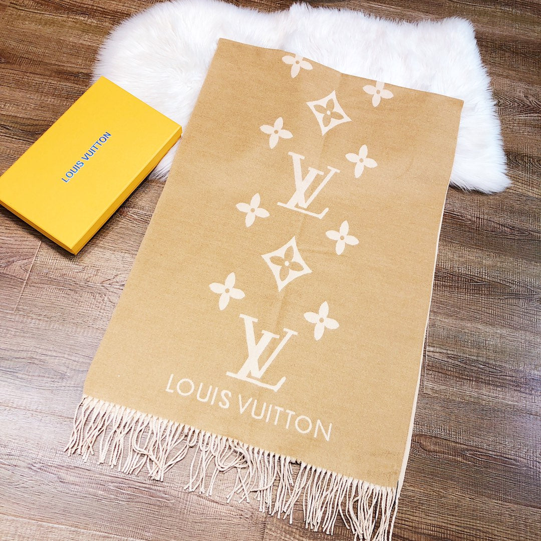 Louis Vuitton 6-color Four-leaf Clover Rabbit Cashmere Shawl Scarf for Women – product image 5