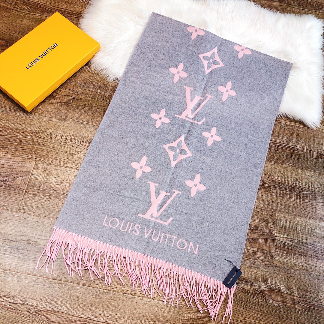 Louis Vuitton 6-color Four-leaf Clover Rabbit Cashmere Shawl Scarf for Women – product image 8