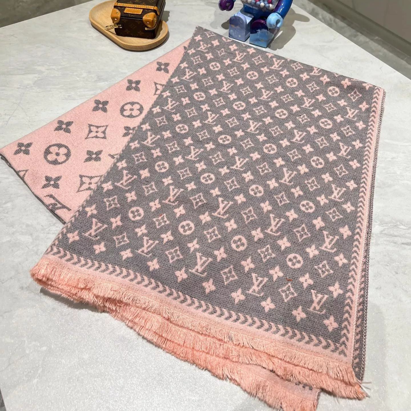 Louis Vuitton Cashmere Color Block Letter Border Jacquard Scarf for Women – product image 10