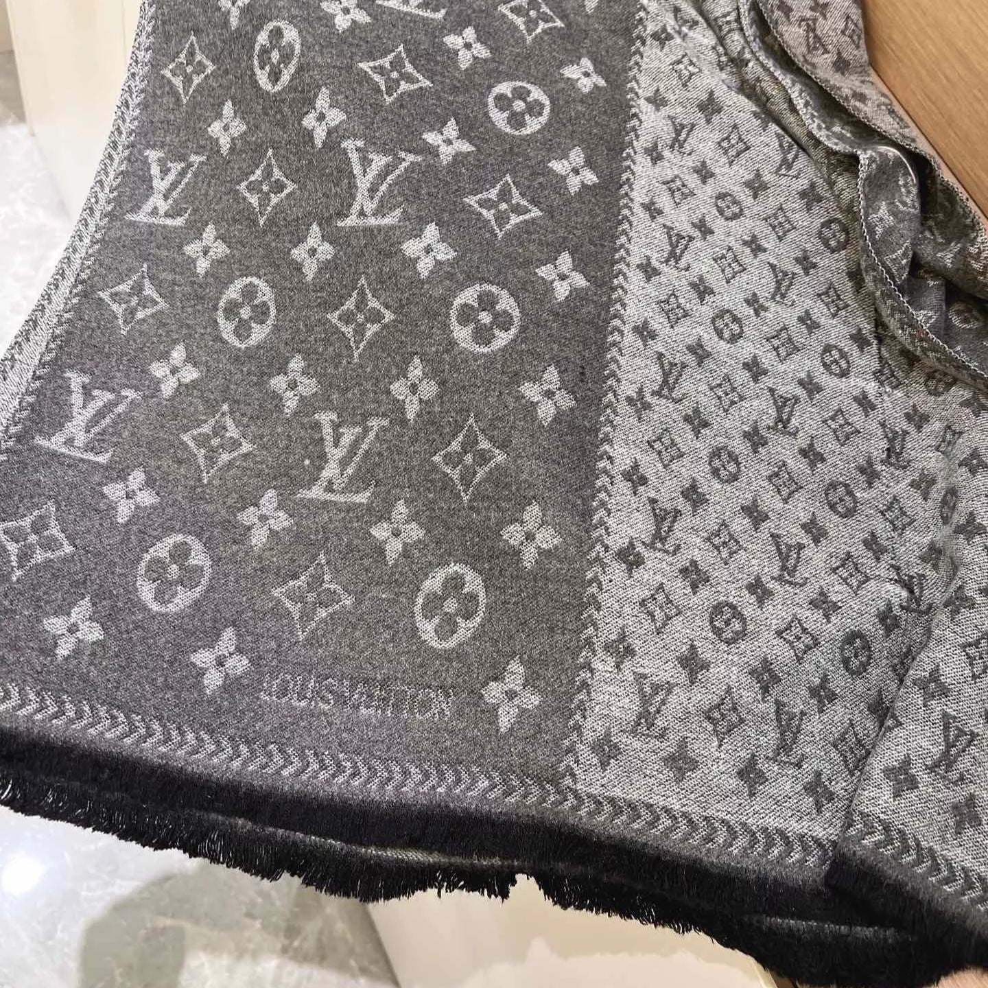 Louis Vuitton Cashmere Color Block Letter Border Jacquard Scarf for Women – product image 21