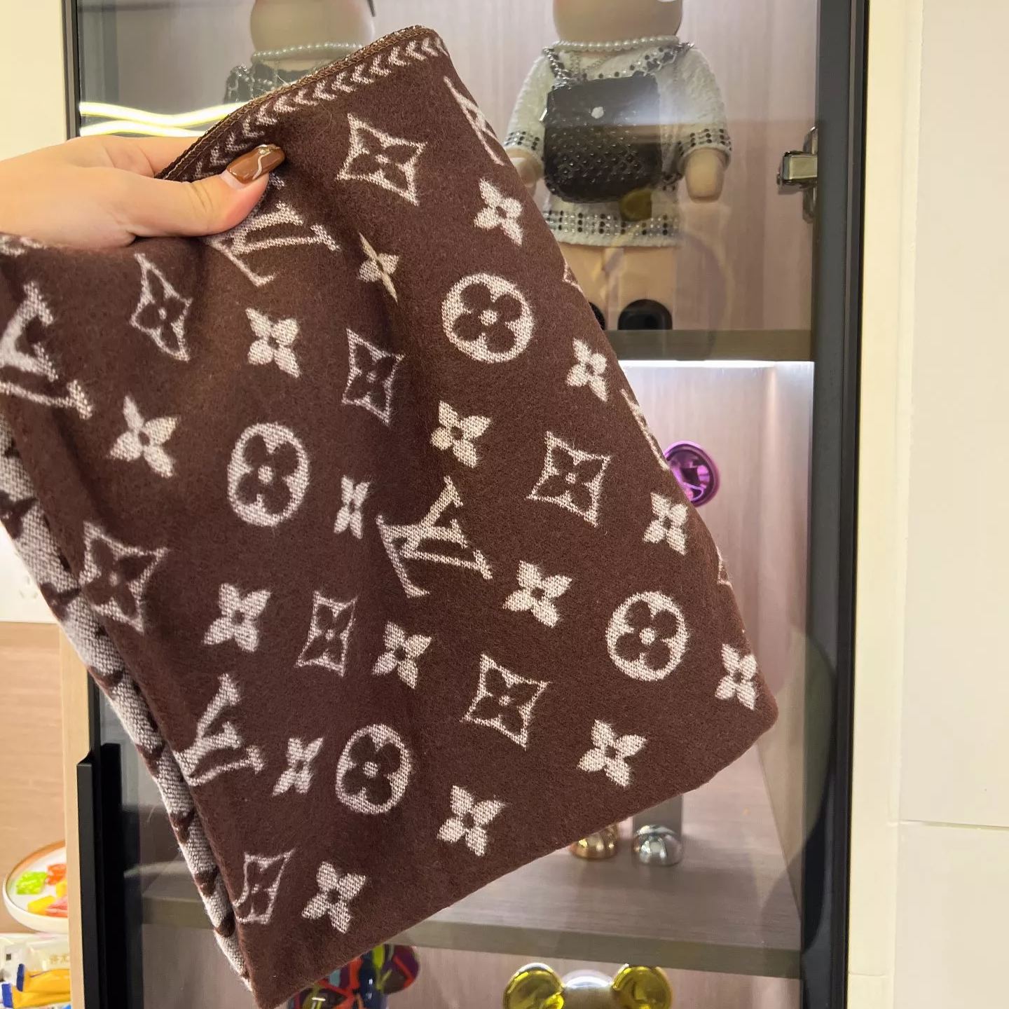 Louis Vuitton Cashmere Color Block Letter Border Jacquard Scarf for Women – product image 22