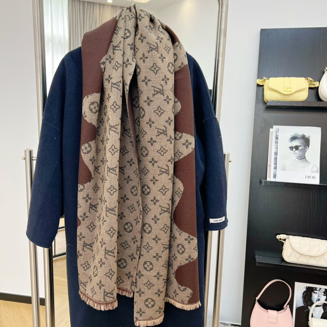 Louis Vuitton Cashmere Colorblock Edition Letter Jacquard Scarf for Women – product image 22