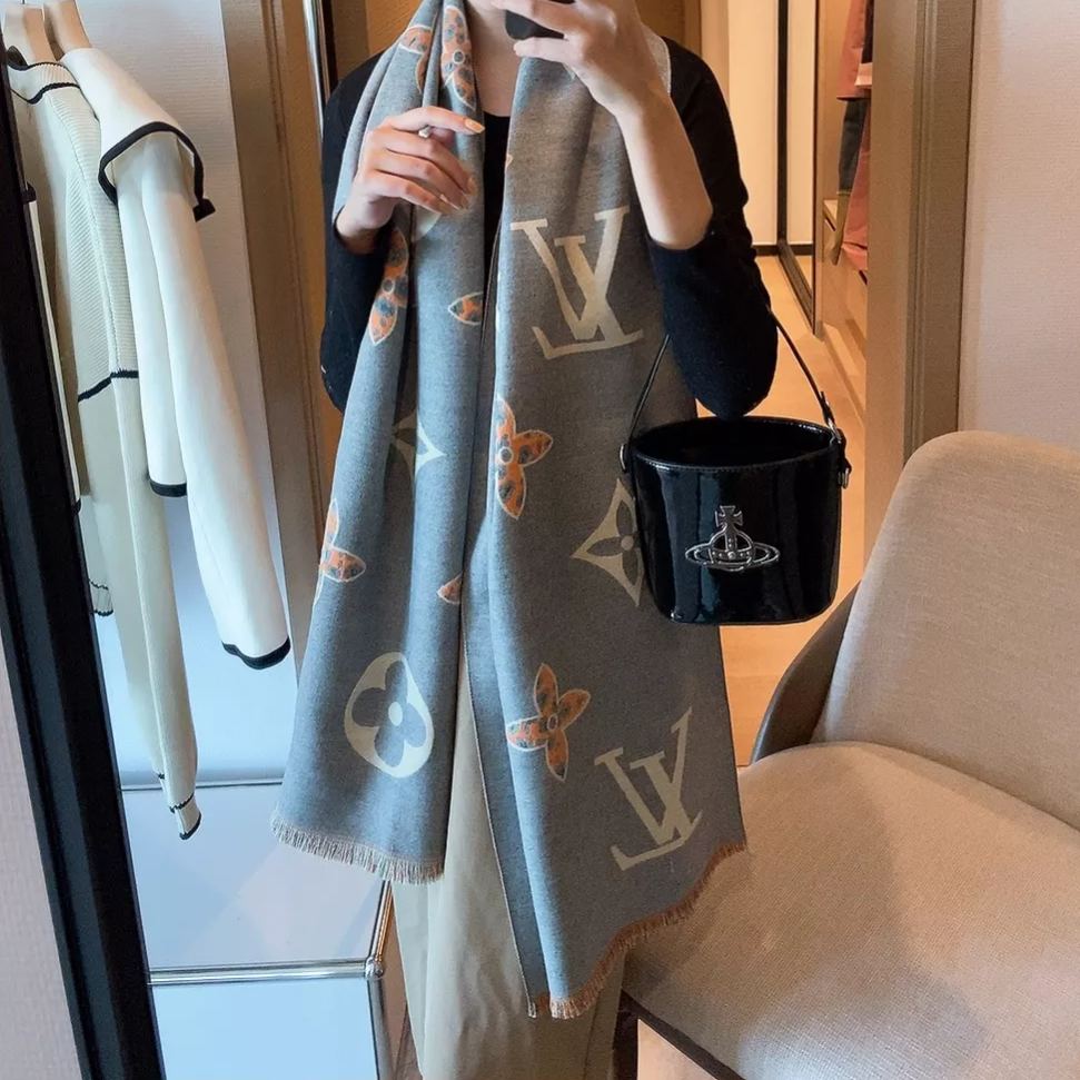 Louis Vuitton Cashmere Leopard Print Monogram Scarf Shawl for Women – product image 22
