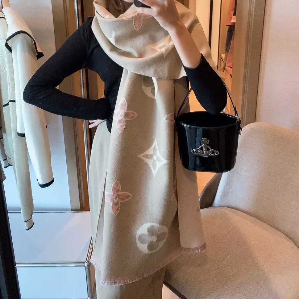Louis Vuitton Cashmere Leopard Print Monogram Scarf Shawl for Women – product image 28
