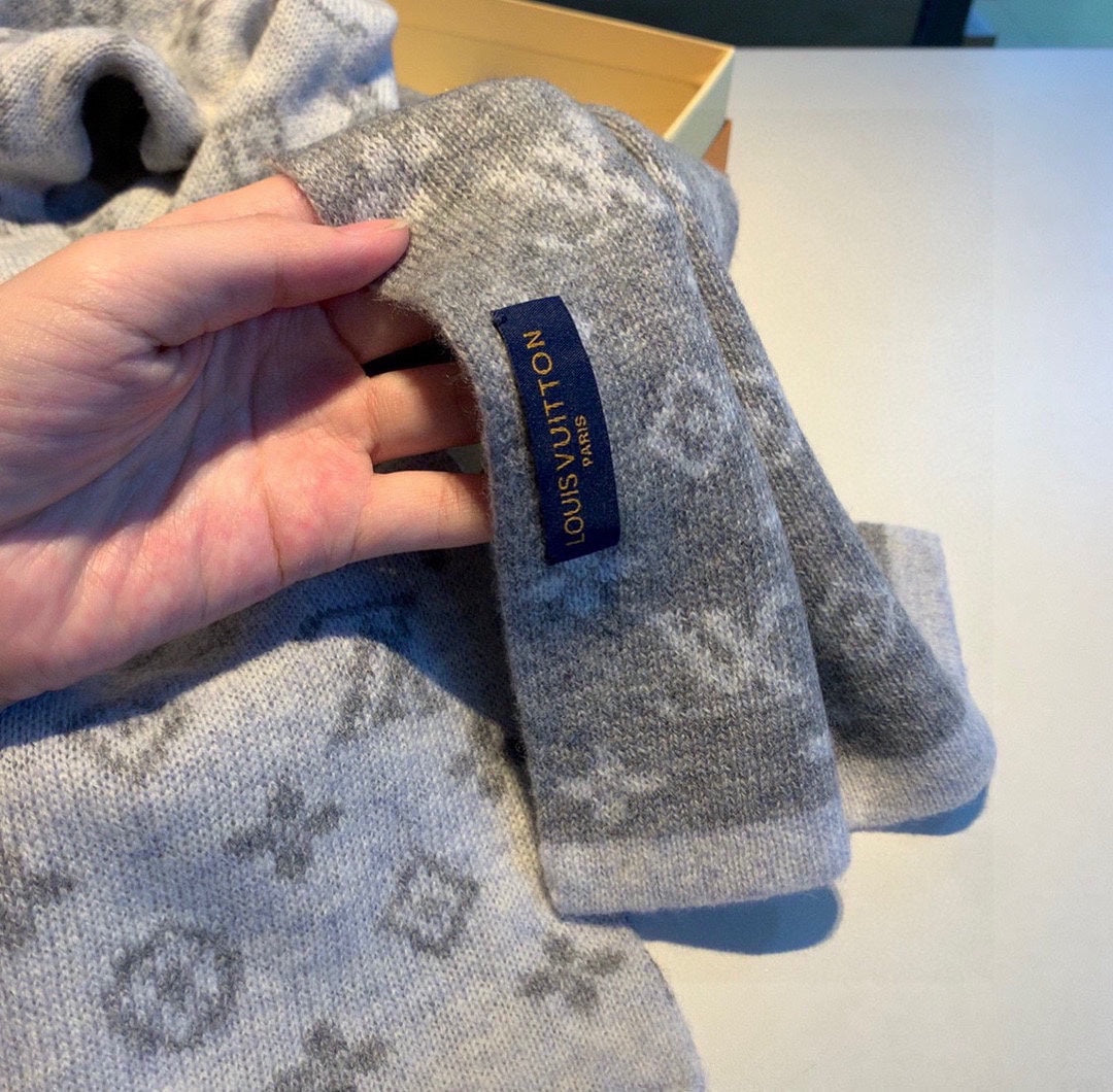 Louis Vuitton Cashmere Monogram Elements Jacquard Knitted Scarf for Women – product image 13