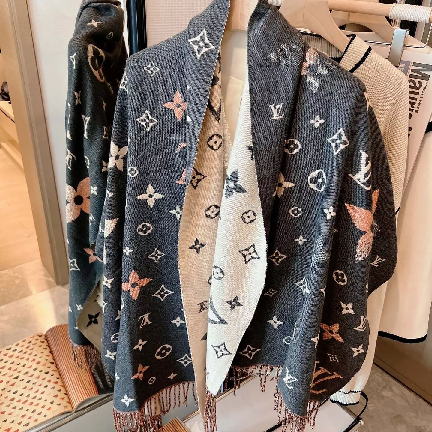 Louis Vuitton Cashmere monogram jacquard fringed scarf for Women – product image 1