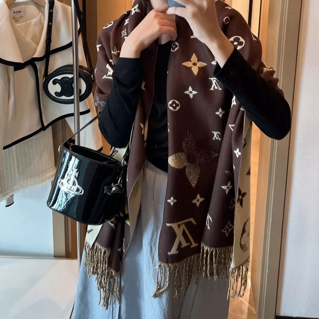 Louis Vuitton Cashmere monogram jacquard fringed scarf for Women – product image 11