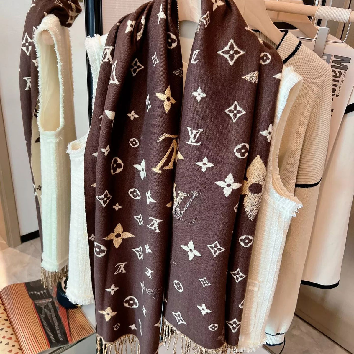 Louis Vuitton Cashmere monogram jacquard fringed scarf for Women – product image 2