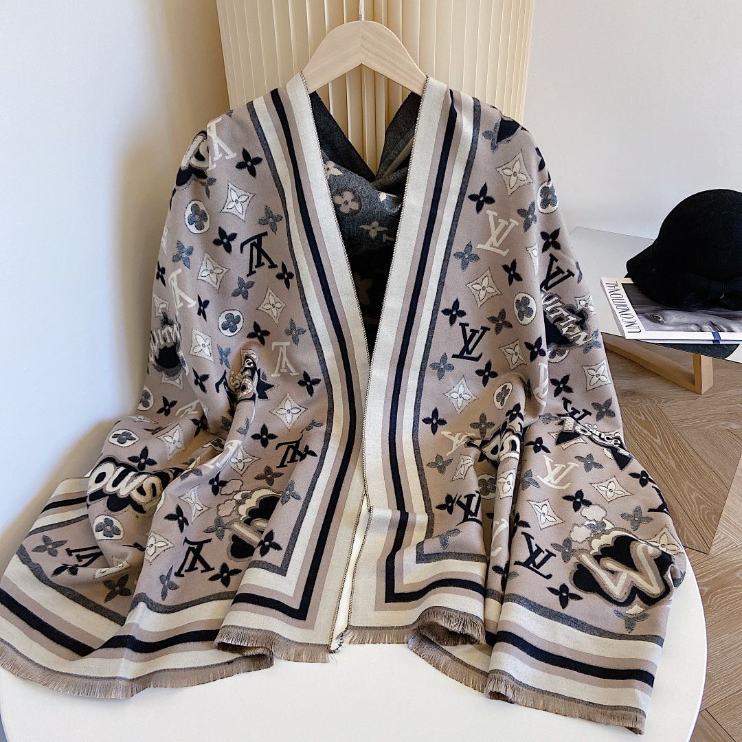 Louis Vuitton Cashmere Monogram Jacquard Scarf Shawl for Women – product image 12