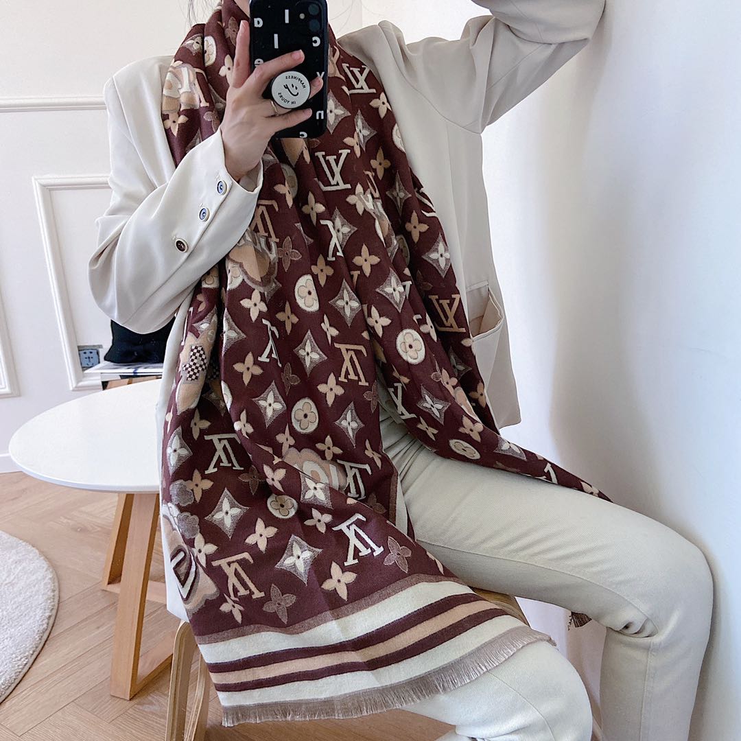 Louis Vuitton Cashmere Monogram Jacquard Scarf Shawl for Women – product image 24