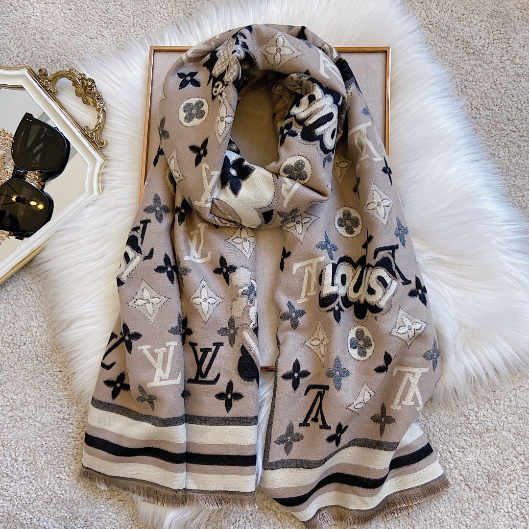 Louis Vuitton Cashmere Monogram Jacquard Scarf Shawl for Women – product image 33