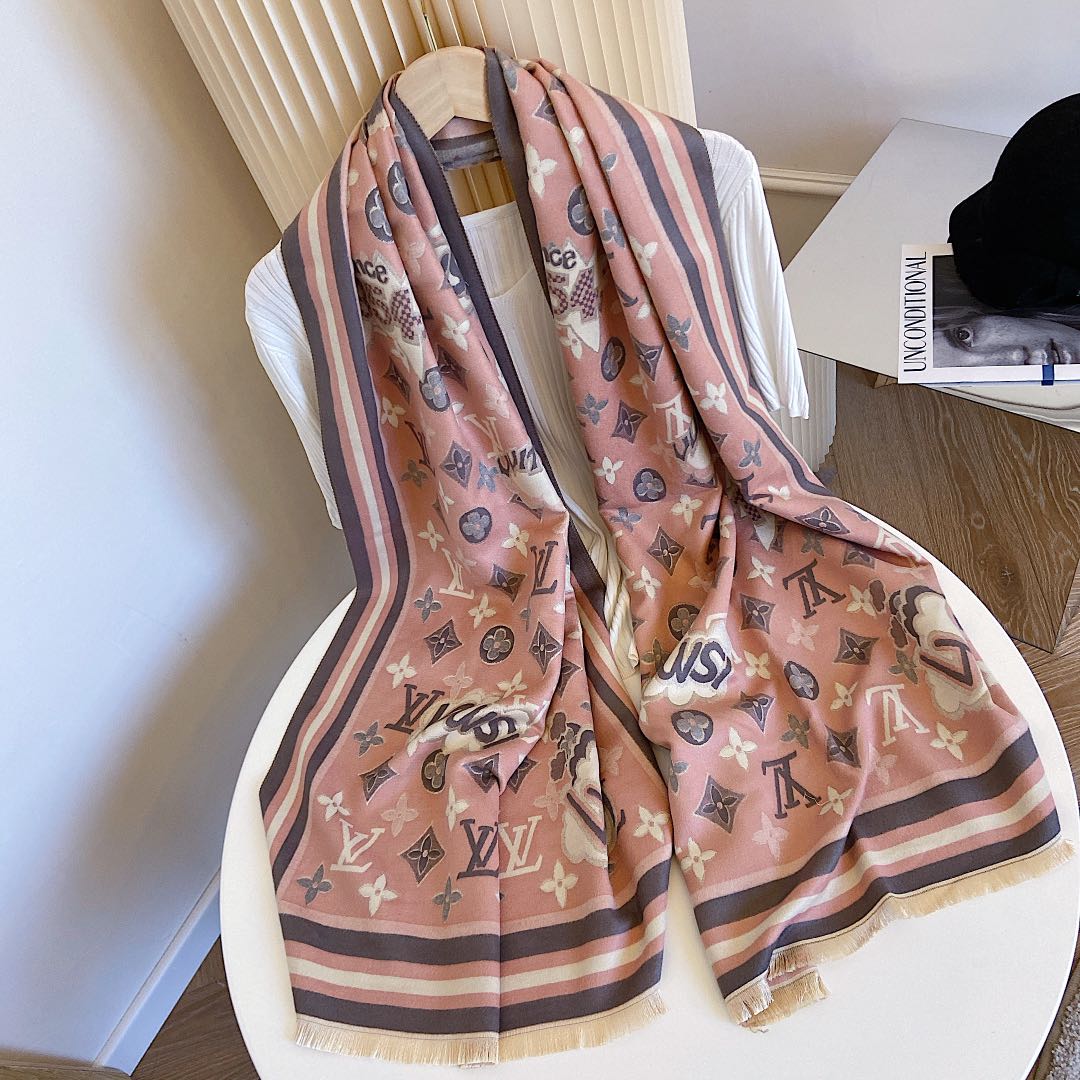 Louis Vuitton Cashmere Monogram Jacquard Scarf Shawl for Women – product image 5