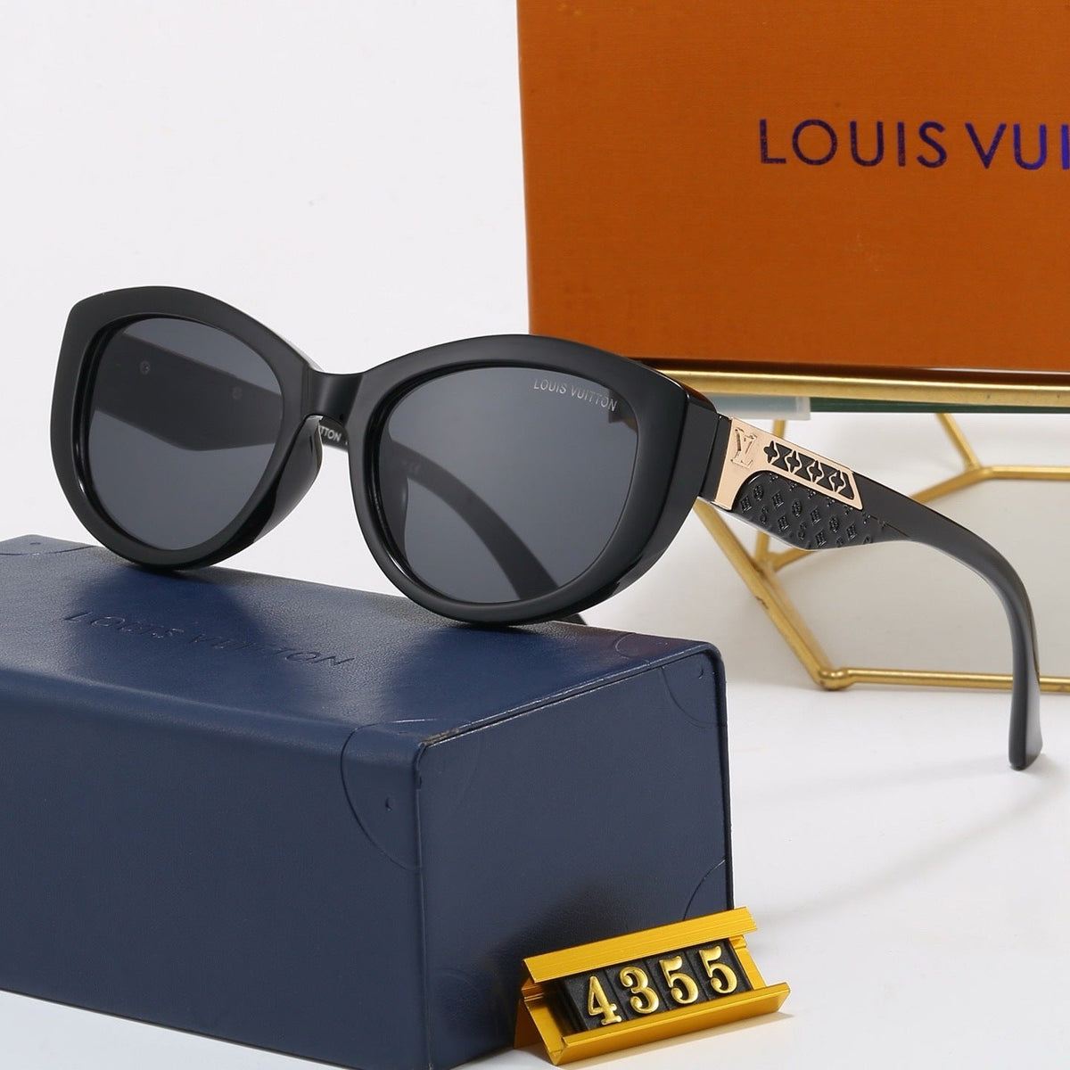 Louis Vuitton cat-eye high-end Sunglasses for Unisex – product image 1