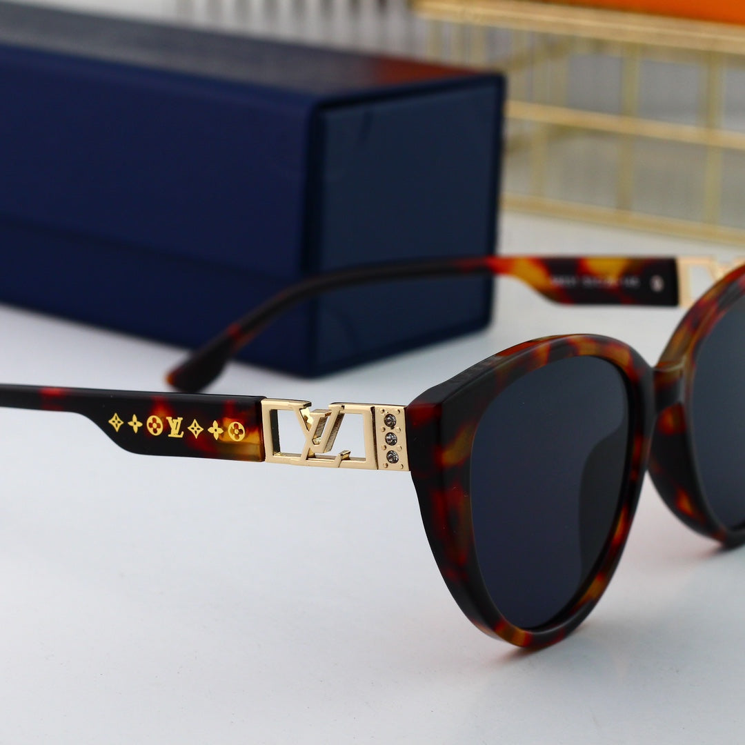 Louis Vuitton Cat-Eye Metal Logo Sunglasses for Unisex – product image 9