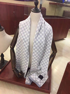 Louis Vuitton Classic Checkerboard Wool Warm Scarf for Women – product image 10