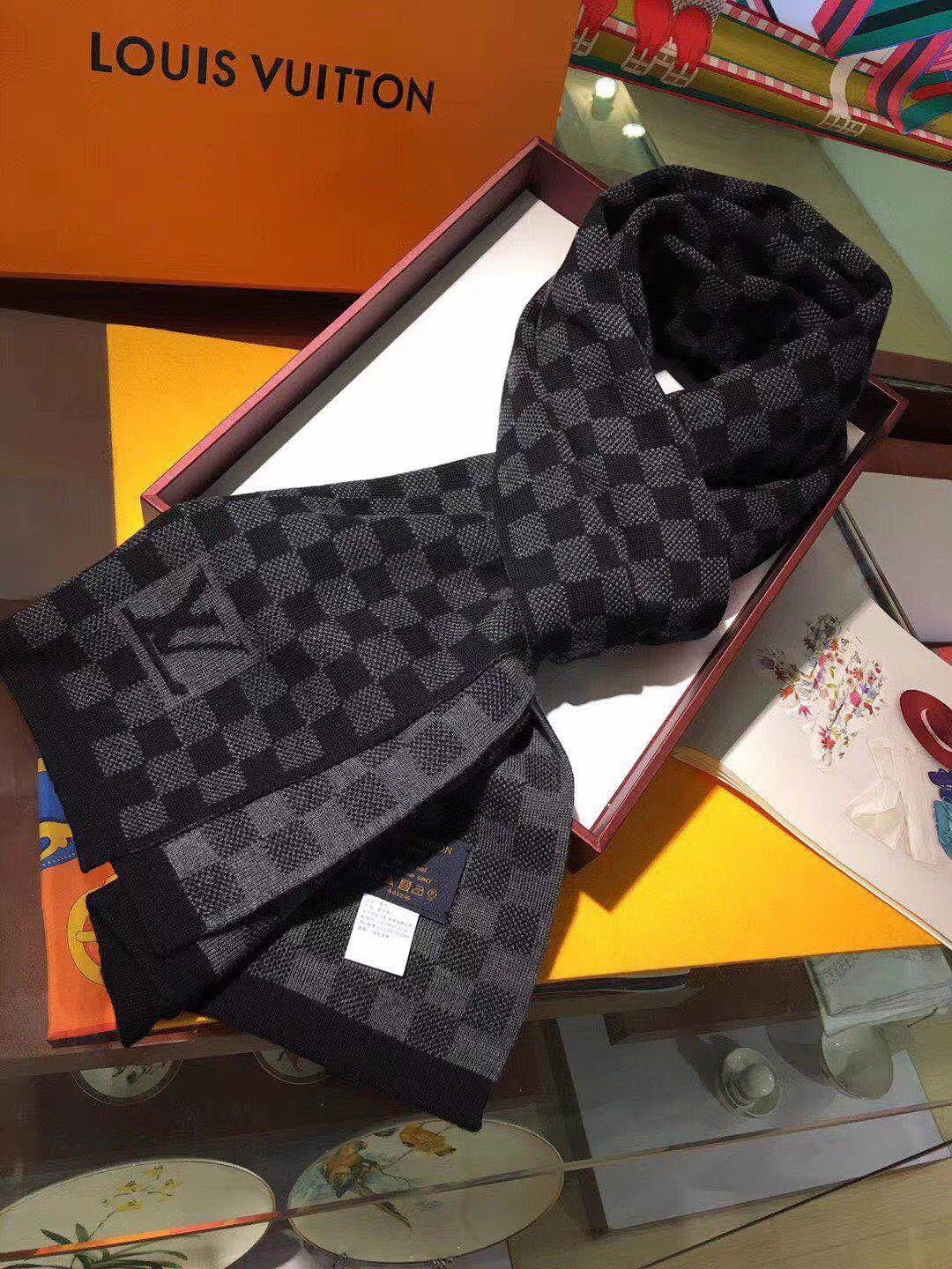 Louis Vuitton Classic Checkerboard Wool Warm Scarf for Women – product image 11
