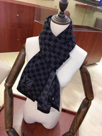 Louis Vuitton Classic Checkerboard Wool Warm Scarf for Women – product image 2