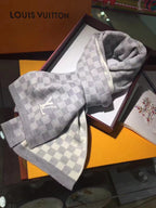 Louis Vuitton Classic Checkerboard Wool Warm Scarf for Women – product image 8