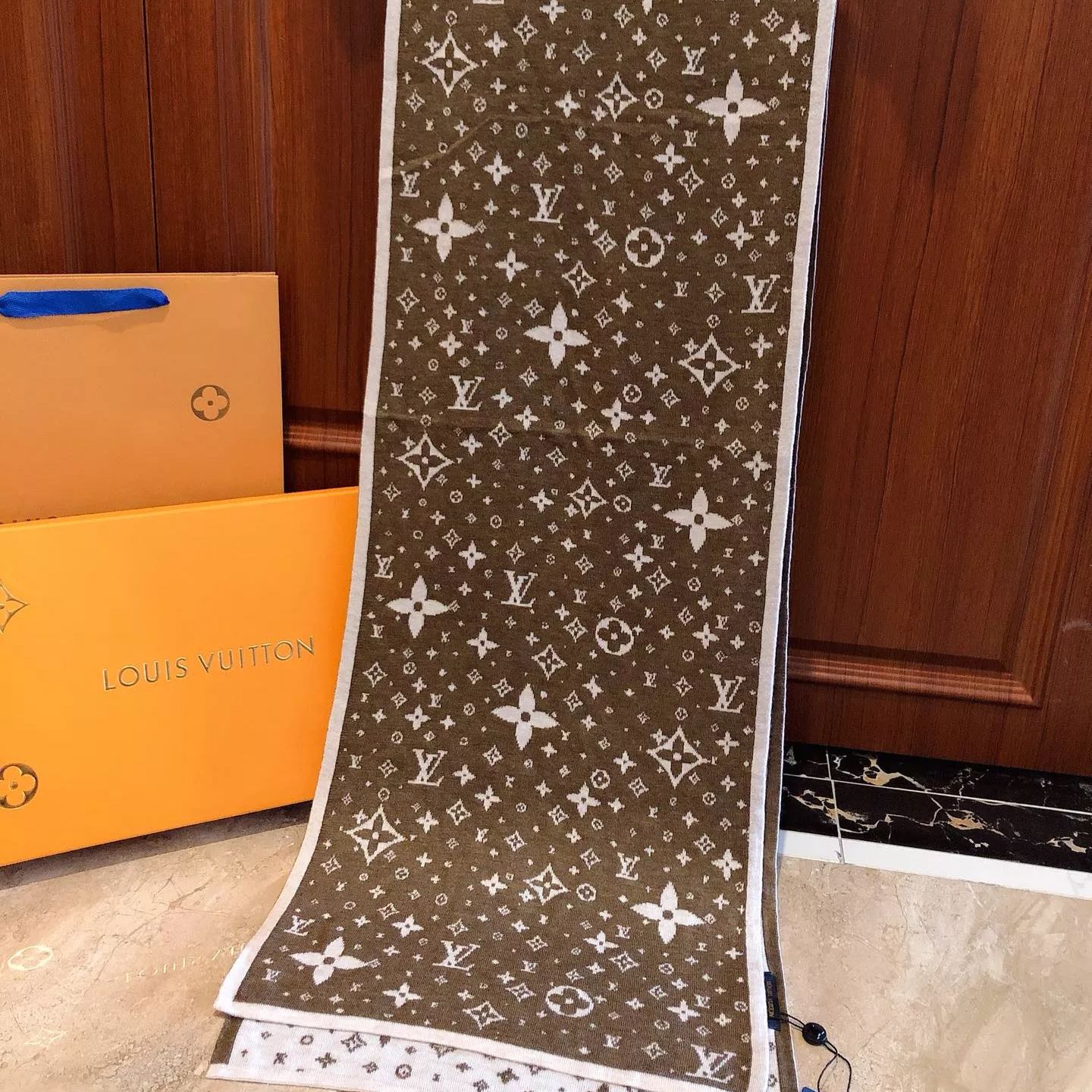 Louis Vuitton Classic Monogram Cashmere Jacquard Knit Scarf for Women – product image 13