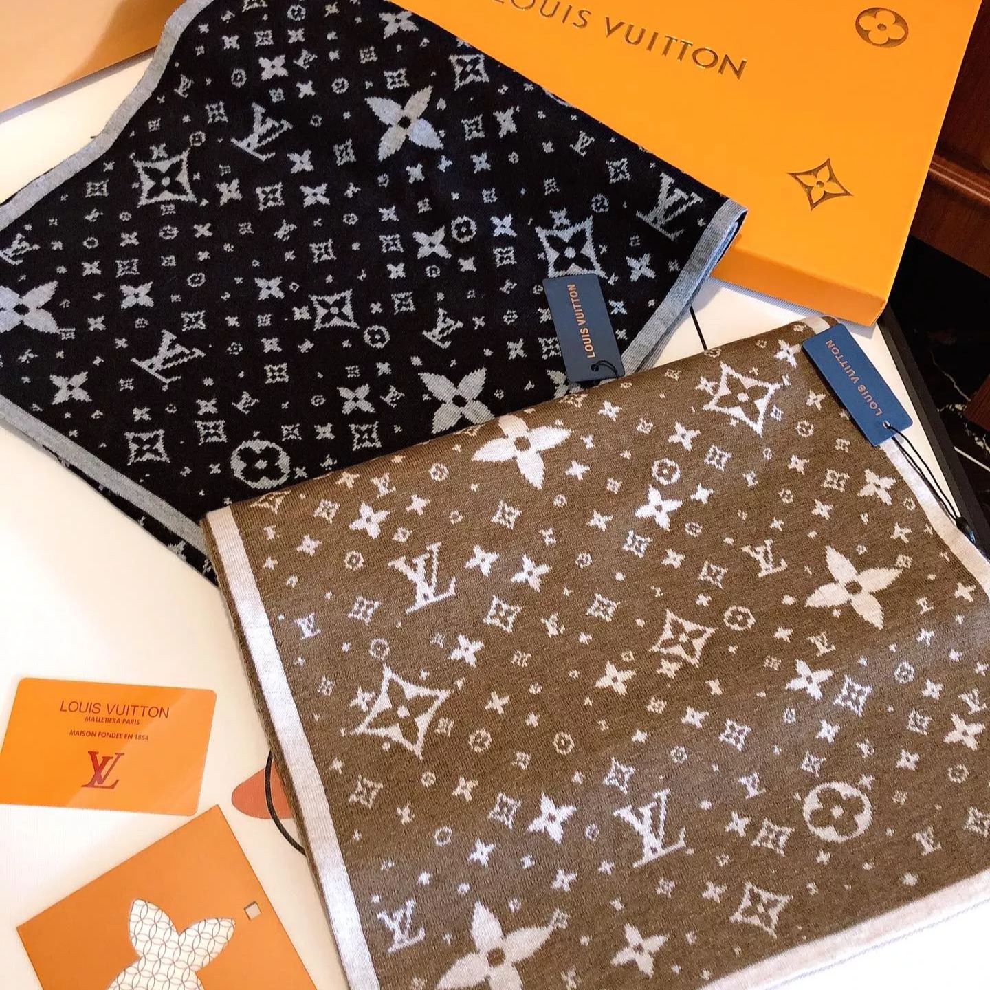 Louis Vuitton Classic Monogram Cashmere Jacquard Knit Scarf for Women – product image 18